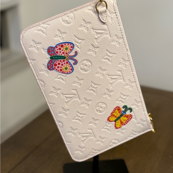 🌟 Authentic Louis Vuitton x Yayoi Kusama Limited Edition Wristlet 🌟 - Picture 3 of 10